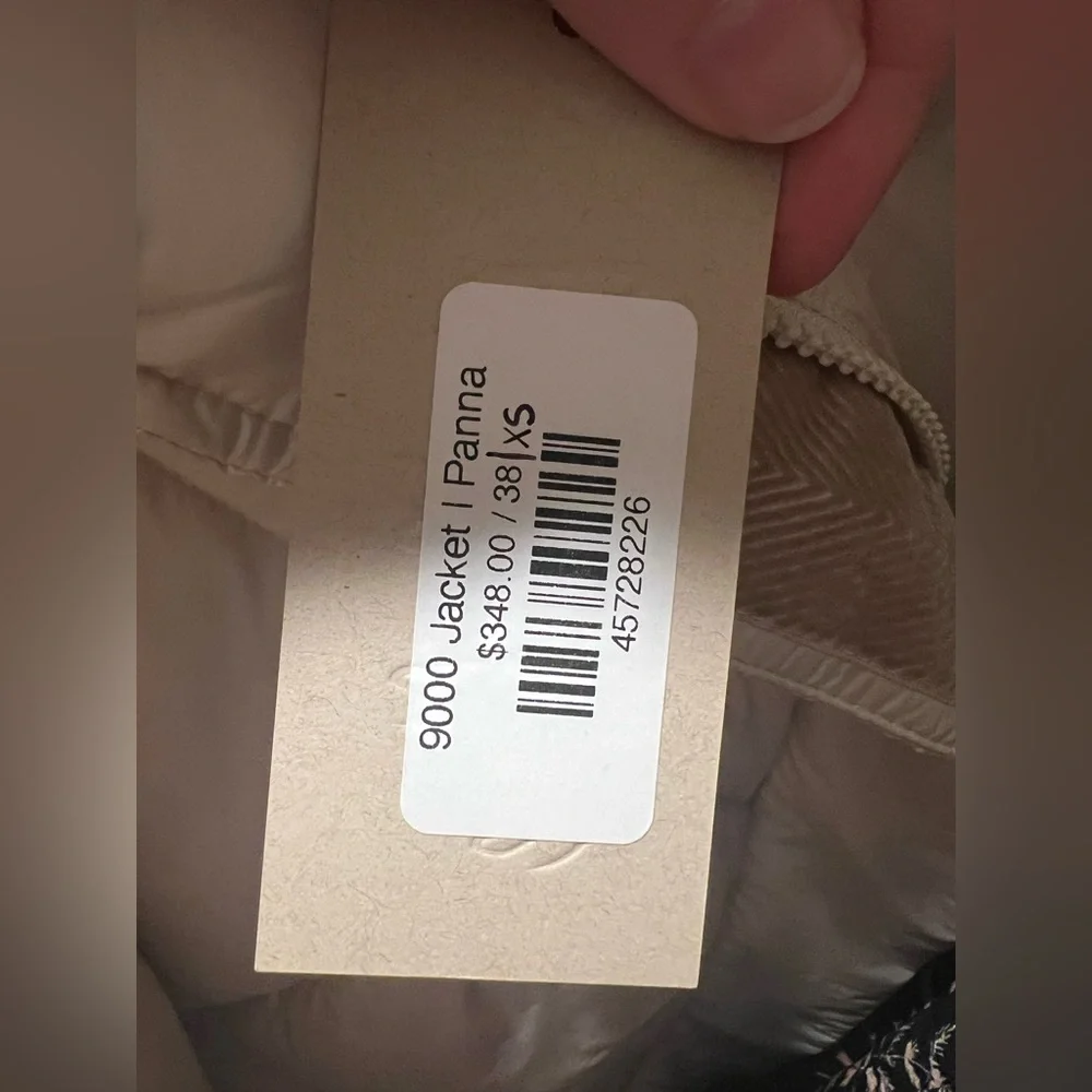 NWT OOFWEAR the Shapes Lab Cream Puffer 9000 Jacket Size XS. Color is Panna. - Picture 6 of 7